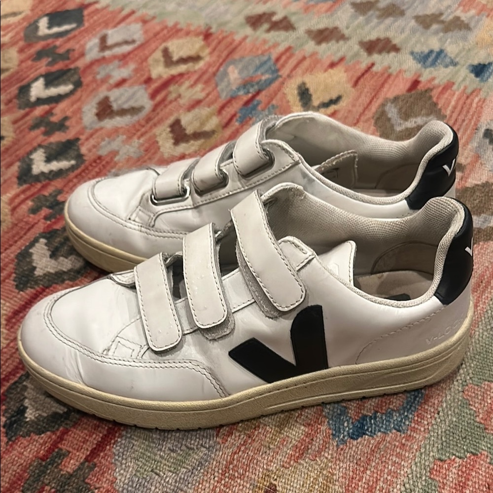 Veja White And Black Velcro Sneakers